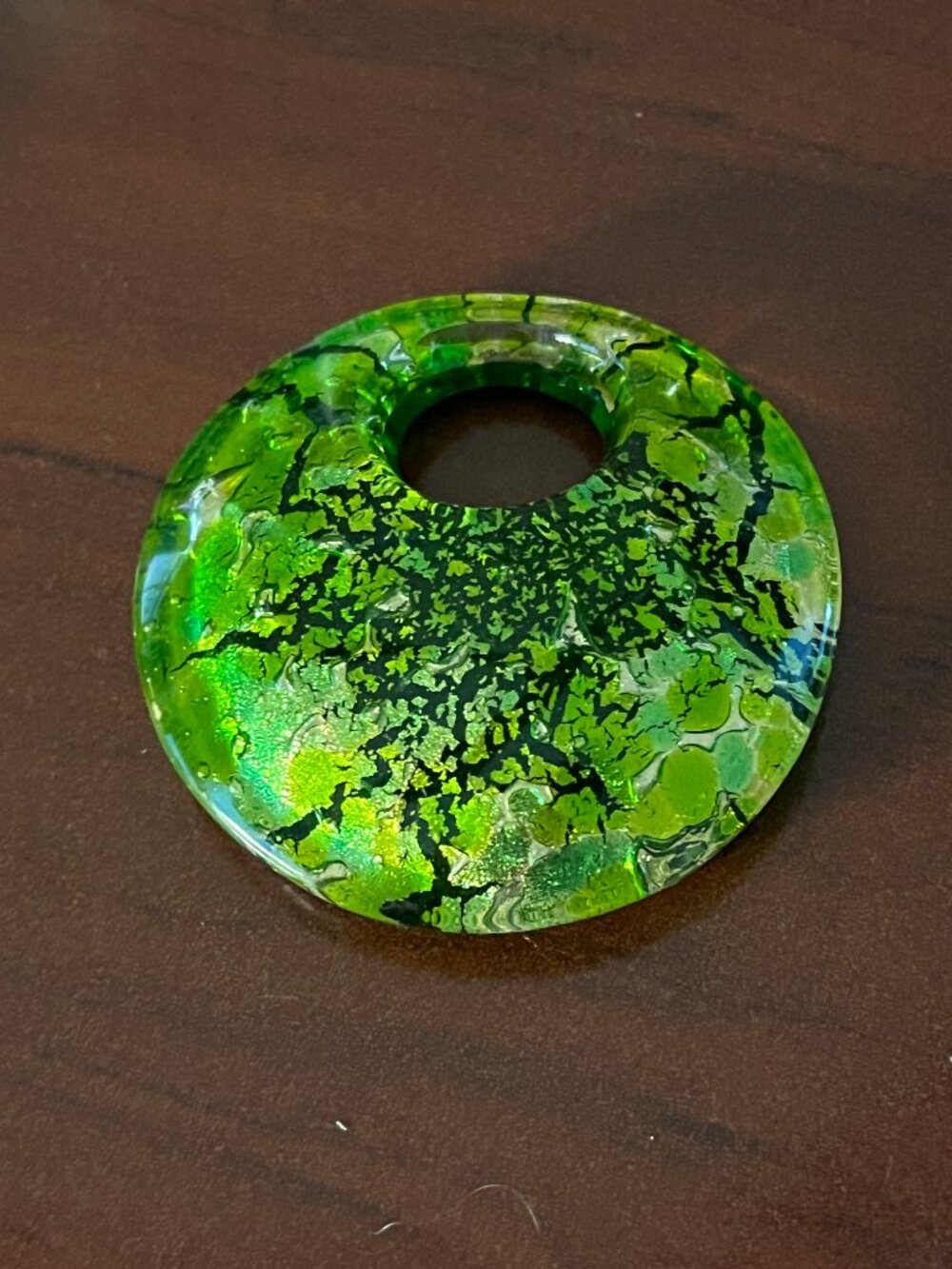 Italian Murano Art Glass Round Pendant in Peridot Green